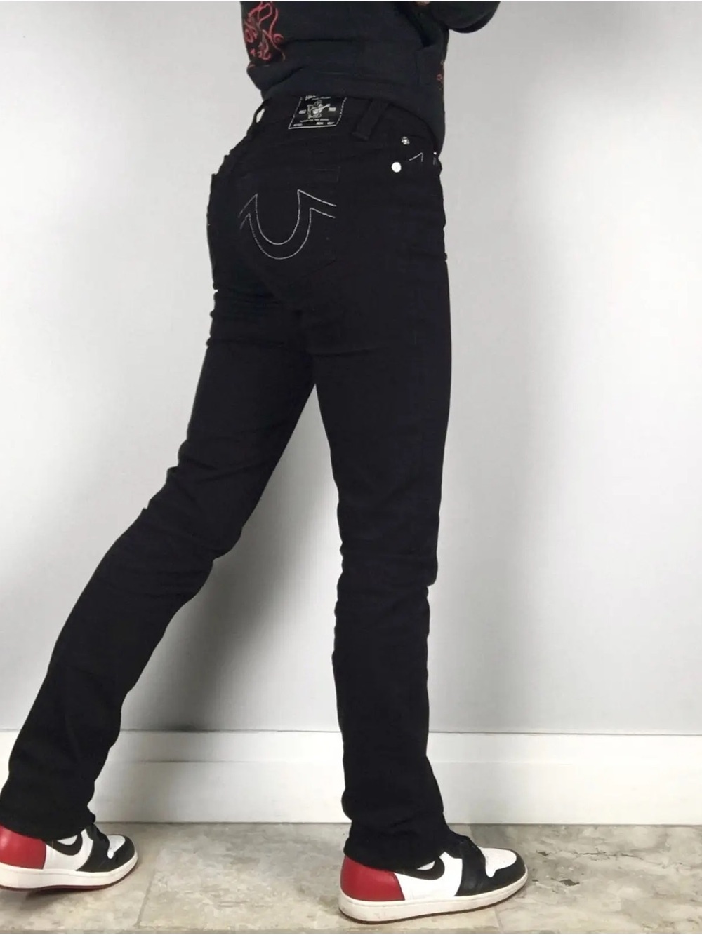 True Religion Women’s Billie Curvy Mid-rise Straight Size 31 with Stretch
